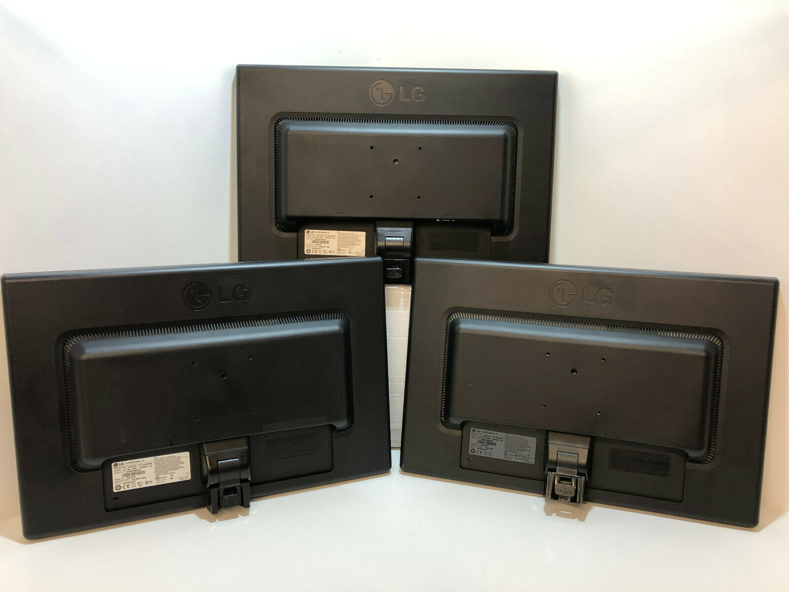 Refurbished LG Flatron W2242S Black LCD Monitor