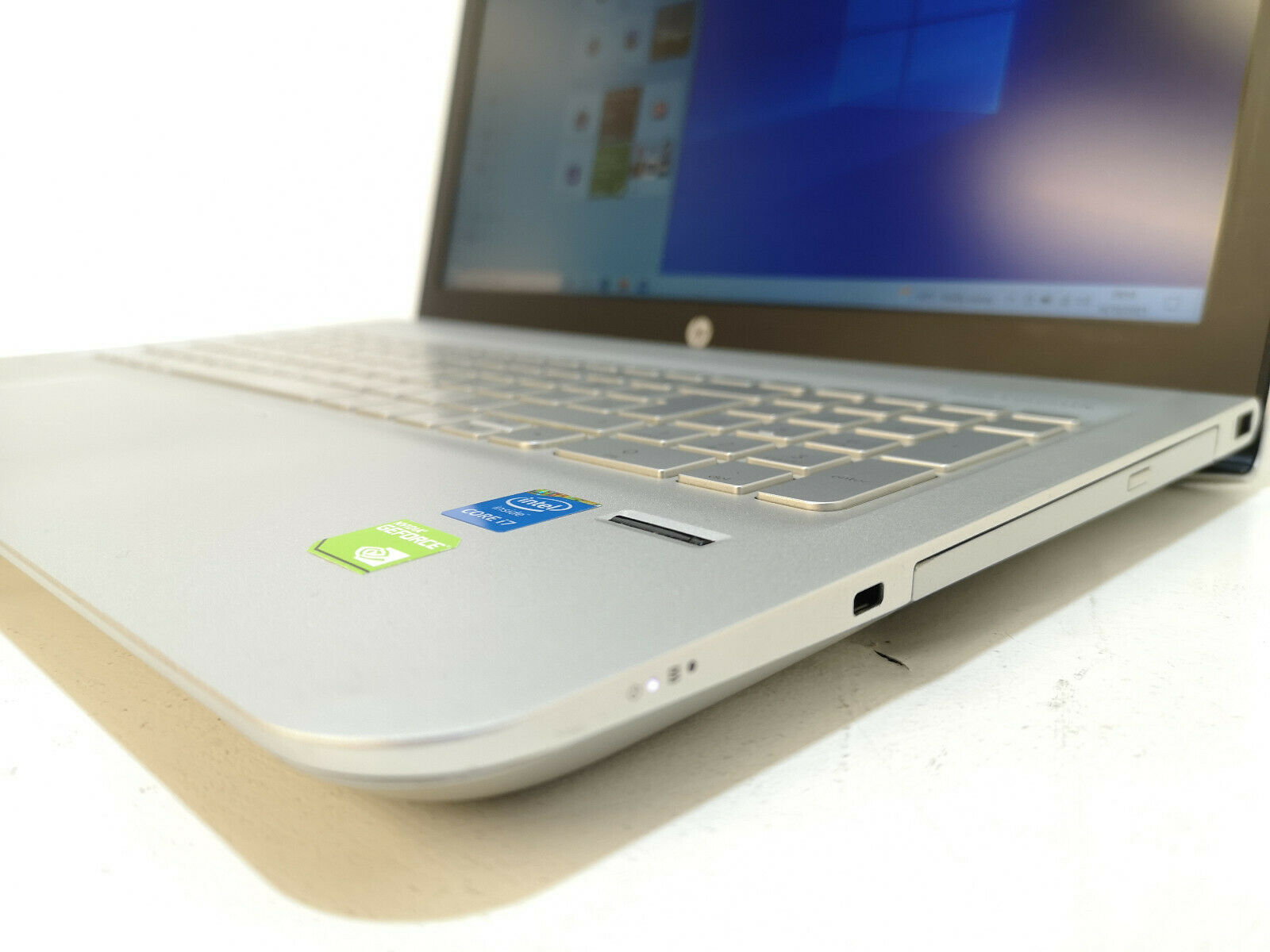 Refurbished HP Envy 15-aeo54na Laptop PC